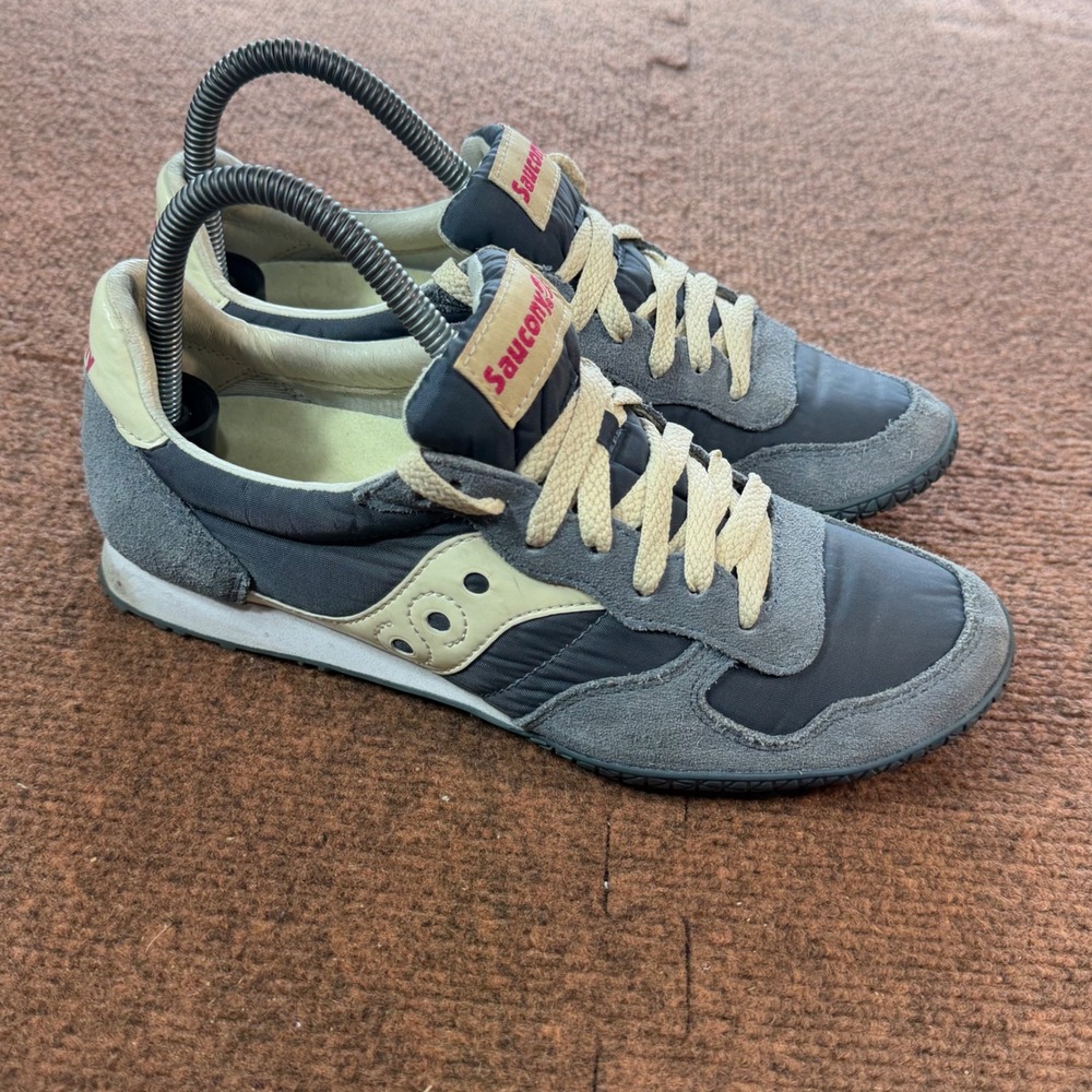 Saucony Bullet Women 8.5 Grey Cream Suede Nylon Lifestyle Sneaker S1943-130 A-